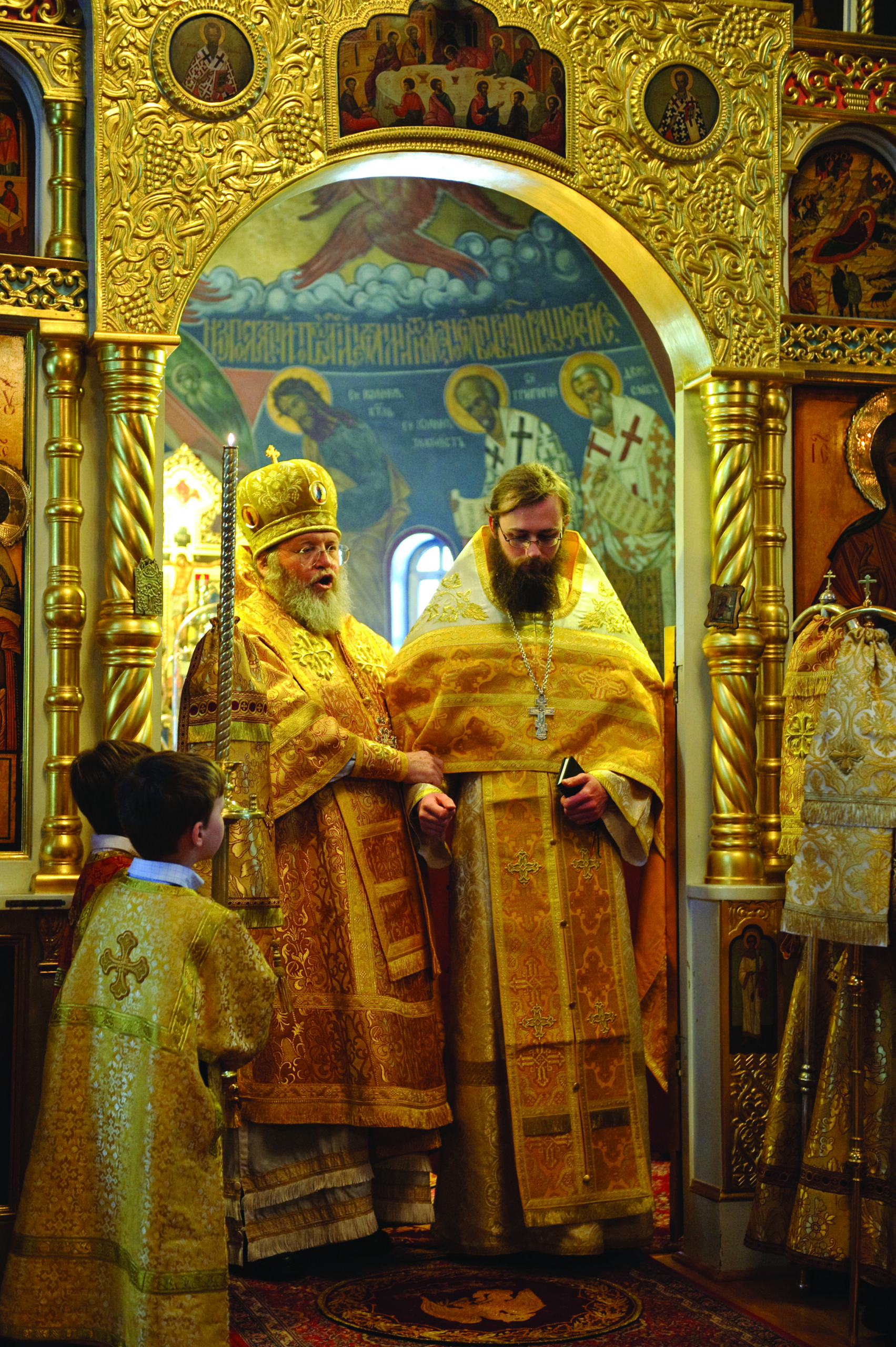 Metropolitan Hilarion (Kapral) ordains Priest Alexei Pjawka to the priesthood