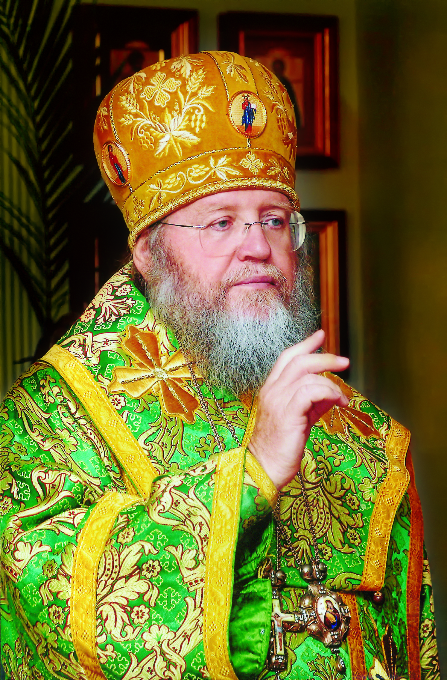 Metropolitan Hilarion gives a blessing while serving the Divine Liturgy
