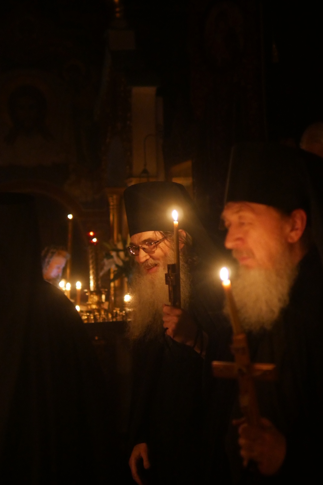 Hieromonk Spyridon and Monk Mardarije during their tonsure into the lesser schema.