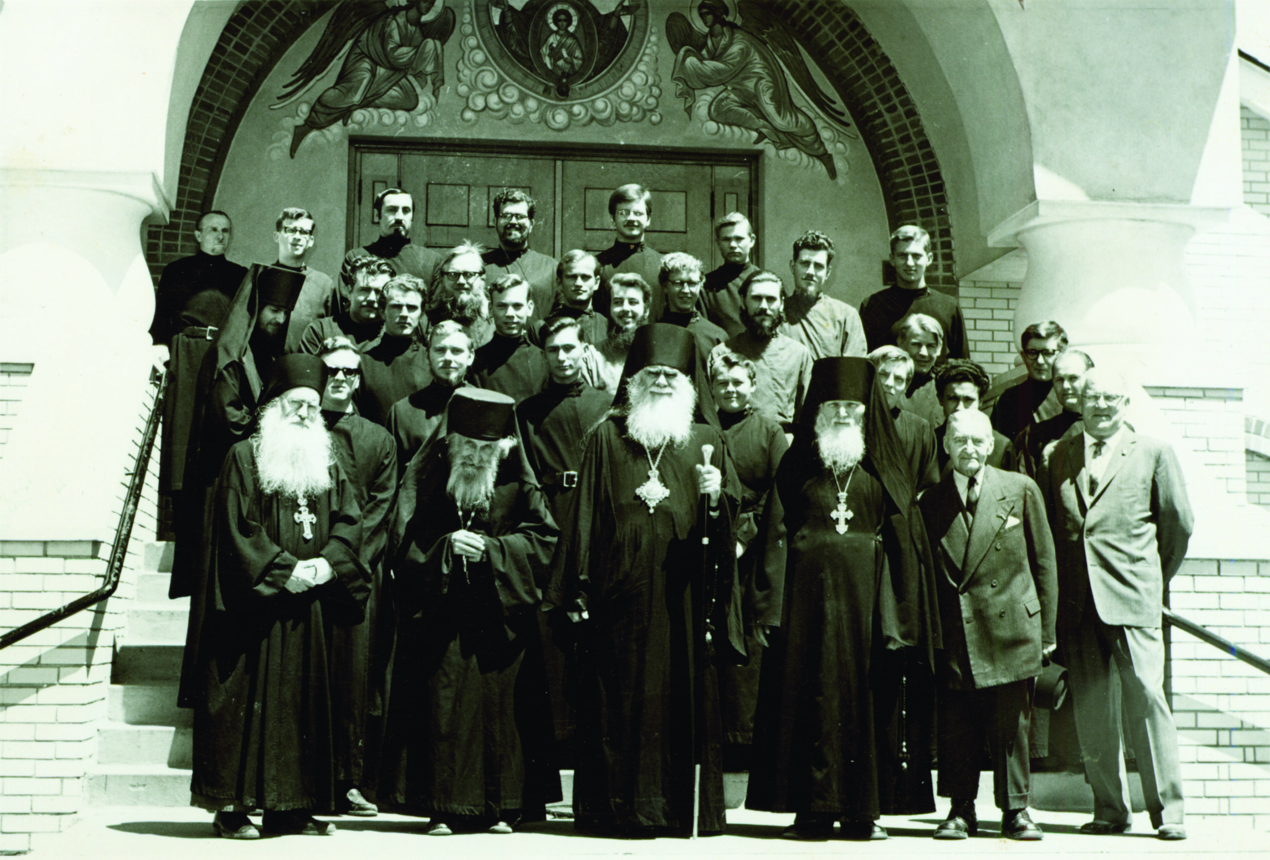 Students and faculty of Holy Trinity Seminary, June 1969.